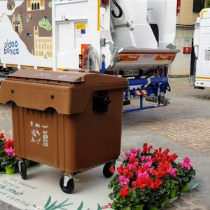 ​El Ayuntamiento de Elda y FOBESA implantan el contenedor marrón para residuos orgánicos