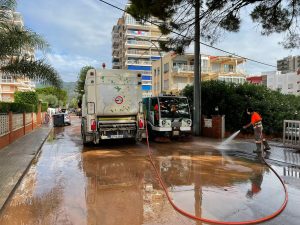 trabajo-limpieza-tras-lluvias-agosto-benicassim-fobesa